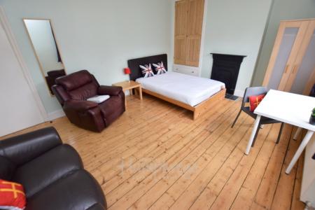 1 bedroom House share to let in Colwyn Road, Abington, Northampton, NN1