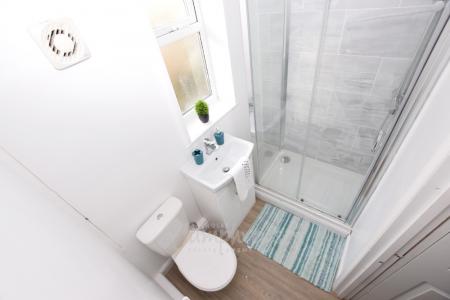 1 bedroom House share to let in Queens Road, Abington, Northampton, NN1
