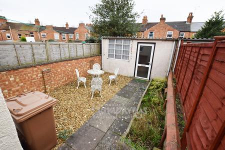 1 bedroom Terraced House to let in Lincoln Street, Northampton, NN2