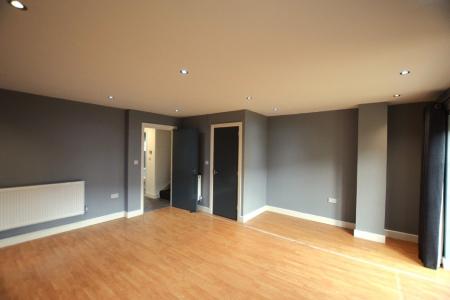 4 bedroom Town house to let in Standside, St James, Northampton, NN5