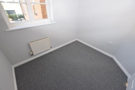 2 bedroom Flat to let in Beckets View, Abington, Northampton, NN1