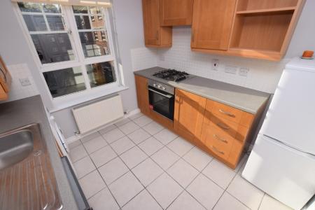 2 bedroom Flat to let in Beckets View, Abington, Northampton, NN1