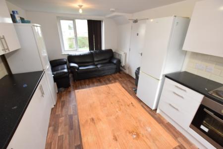 1 bedroom House share to let in R4 Friars Avenue, Far Cotton, Northampton, NN4