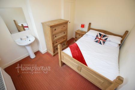 1 bedroom House share to let in Cecil Road, Kingsthorpe, Northampton, NN2