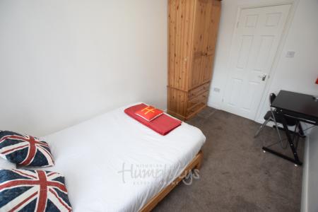 1 bedroom House share to let in Winchester Road, Far Cotton, Northampton, NN4