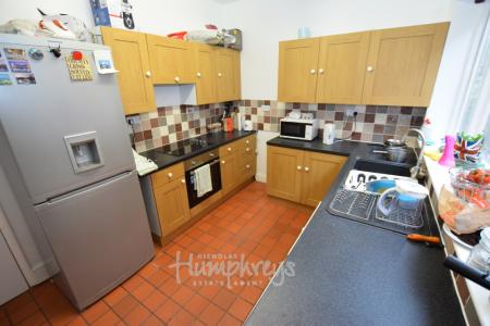 1 bedroom House share to let in Birchfield Road, Abington, Northampton, NN1