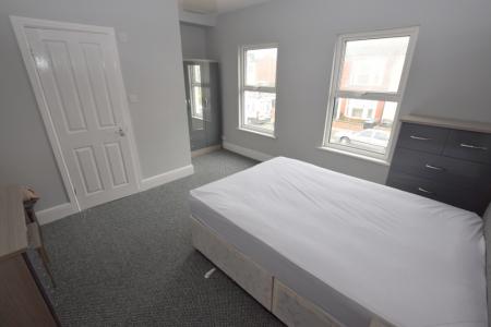 Adams Avenue, Abington, Northampton, NN1