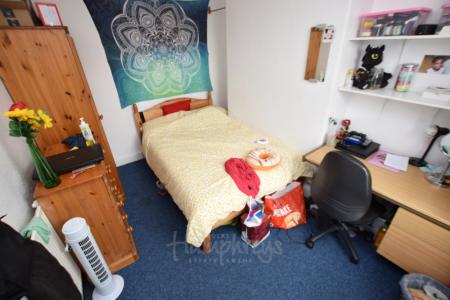 1 bedroom House share to let in Colwyn Road, Abington, Northampton, NN1
