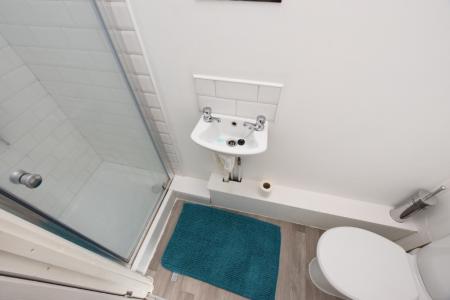 3 bedroom Flat to let in London Road, Northampton, NN4