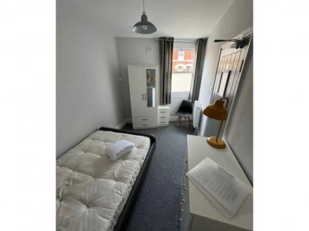 1 bedroom House share to let in Burns Street, Abington, Northampton, NN1