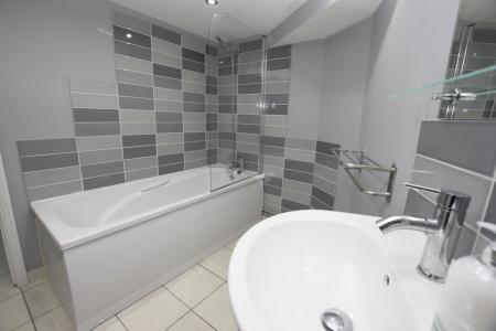 1 bedroom House share to let in Burns Street, Abington, Northampton, NN1