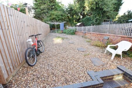 1 bedroom House share to let in Cecil Road, Kingsthorpe, Northampton, NN2
