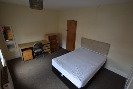 1 bedroom House share to let in Cecil Road, Kingsthorpe, Northampton, NN2