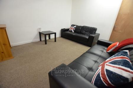 1 bedroom House share to let in Winchester Road, Far Cotton, Northampton, NN4