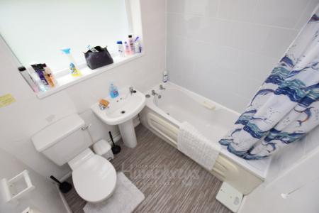 1 bedroom House share to let in Colwyn Road, Abington, Northampton, NN1