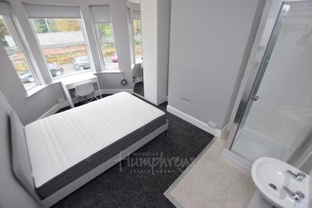 London Road, Far Cotton, Northampton, NN4