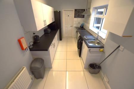 4 bedroom Terraced House to let in Euston Road, Far Cotton, Northampton, NN4