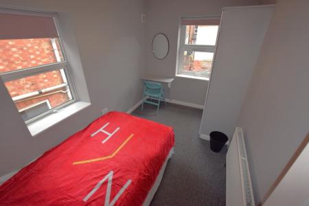Euston Road, Far Cotton, Northampton, NN4