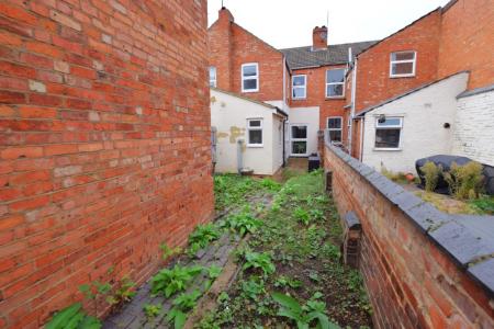 1 bedroom Terraced House to let in Euston Road, Far Cotton, Northampton, NN4