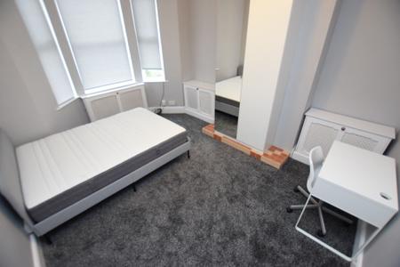 1 bedroom House share to let in London Road, Far Cotton, Northampton, NN4