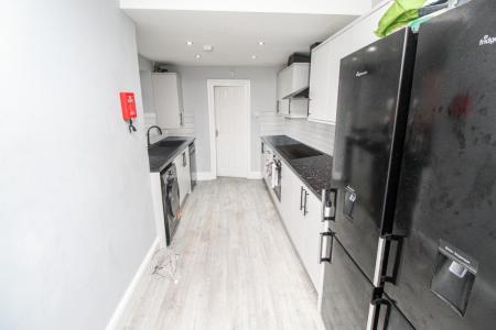 5 bedroom Semi-detached house for sale in Lois Avenue, Lenton, Nottingham, NG7