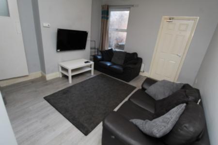 5 bedroom Semi-detached house for sale in Lois Avenue, Lenton, Nottingham, NG7