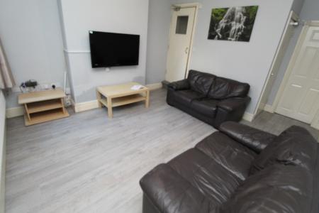 5 bedroom Semi-detached house for sale in Lois Avenue, Lenton, Nottingham, NG7