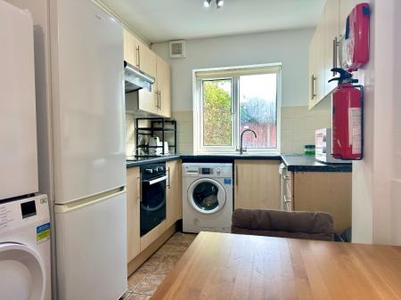 4 bedroom Terraced House to let in (26/27) Glentworth Road, Nottingham, NG7