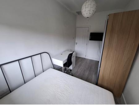 5 bedroom Detached house to let in Beeston Road, Dunkirk, Nottingham, NG7