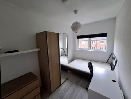 5 bedroom Detached house to let in Beeston Road, Dunkirk, Nottingham, NG7
