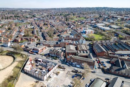 6 bedroom Town house to let in Radford Road, Radford, Nottingham, NG7