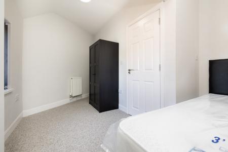 6 bedroom Town house to let in Radford Road, Radford, Nottingham, NG7