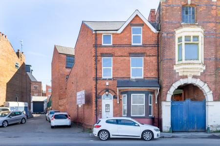 6 bedroom Town house to let in Radford Road, Radford, Nottingham, NG7