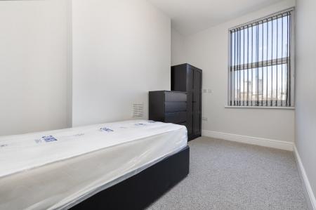 6 bedroom Town house to let in Radford Road, Radford, Nottingham, NG7