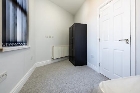 6 bedroom Town house to let in Radford Road, Radford, Nottingham, NG7