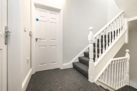 6 bedroom Town house to let in Radford Road, Radford, Nottingham, NG7