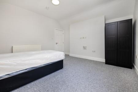 6 bedroom Town house to let in Radford Road, Radford, Nottingham, NG7