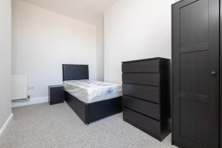 6 bedroom Town house to let in Radford Road, Radford, Nottingham, NG7