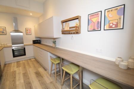 6 bedroom Flat to let in Broad Street, City Centre, Nottingham, NG1