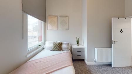 6 bedroom Flat to let in Broad Street, City Centre, Nottingham, NG1