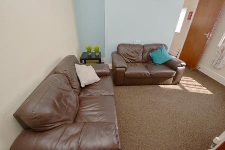 7 bedroom Detached house to let in Henry Road, West Bridgford, NG2