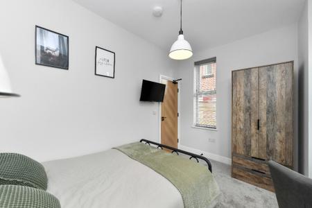 6 bedroom Semi-detached house to let in Marlborough Street, Dunkirk, Nottingham, NG7