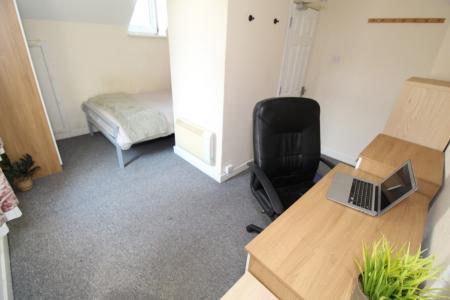 4 bedroom Semi-detached house for sale in Dunkirk Road, Dunkirk, Nottingham, NG7