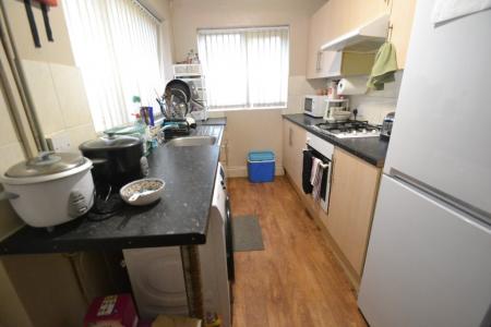 5 bedroom Semi-detached house to let in Beeston Road, Dunkirk, Nottingham, NG7