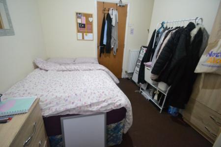 5 bedroom Semi-detached house to let in Beeston Road, Dunkirk, Nottingham, NG7