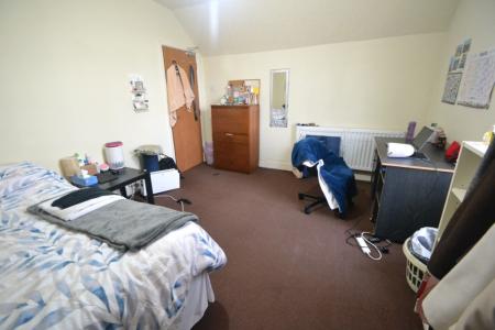 5 bedroom Semi-detached house to let in Beeston Road, Dunkirk, Nottingham, NG7