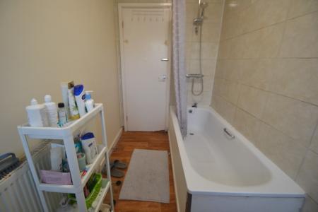 5 bedroom Semi-detached house to let in Beeston Road, Dunkirk, Nottingham, NG7