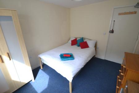 6 bedroom Semi-detached house to let in Castle Boulevard, Nottingham, NG7