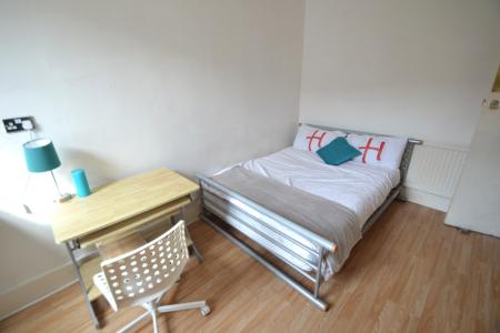 6 bedroom Semi-detached house to let in Castle Boulevard, Nottingham, NG7