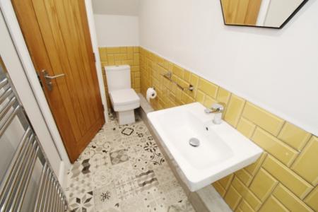 4 bedroom Semi-detached house to let in City Road, Dunkirk, Nottingham, NG7